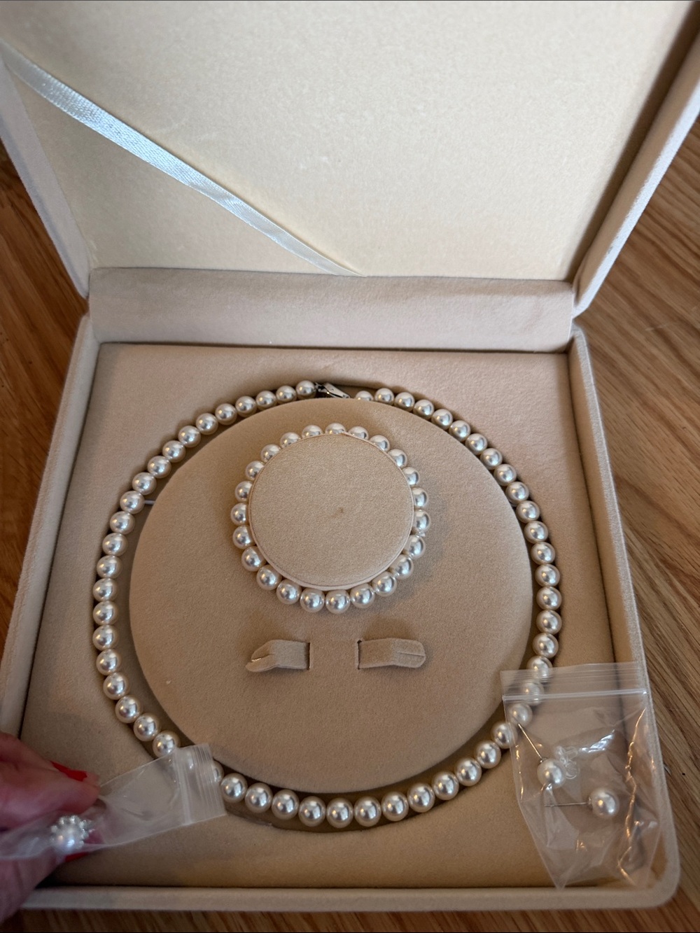 Pearl necklace set